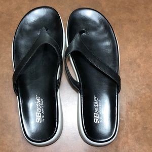 SJB active by St John's Bay Leather Sandals